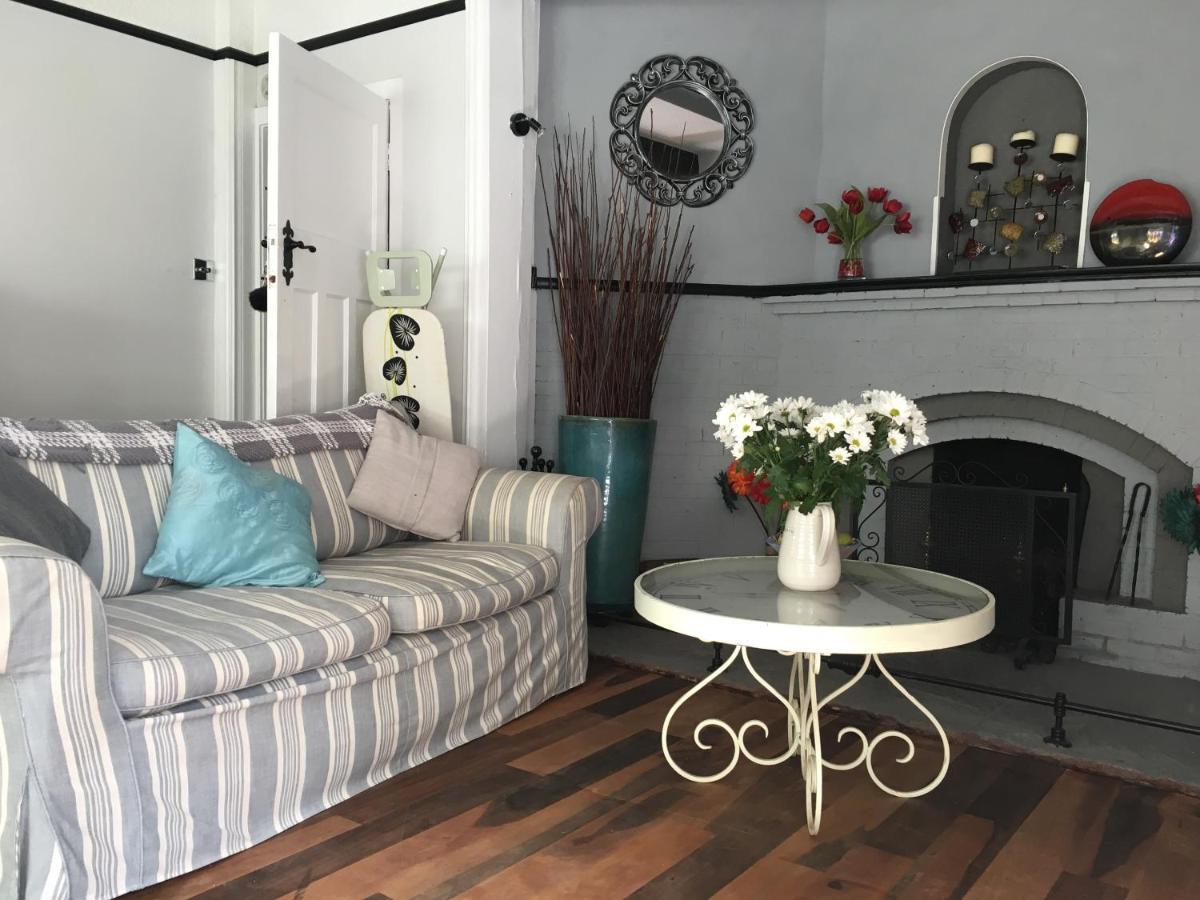 Hazelwick Guest House Hookwood Luaran gambar